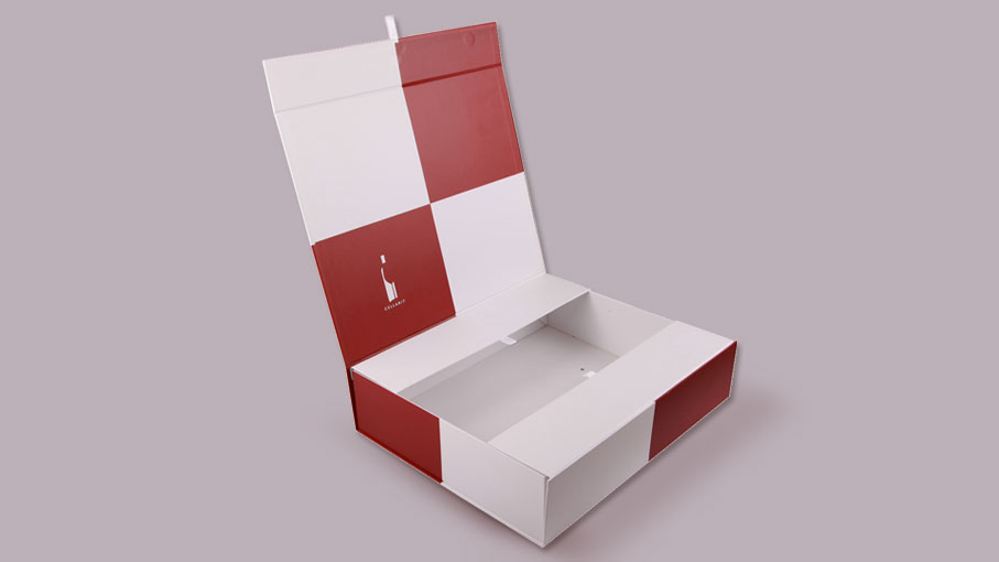 What should be noted when customizing packaging boxes